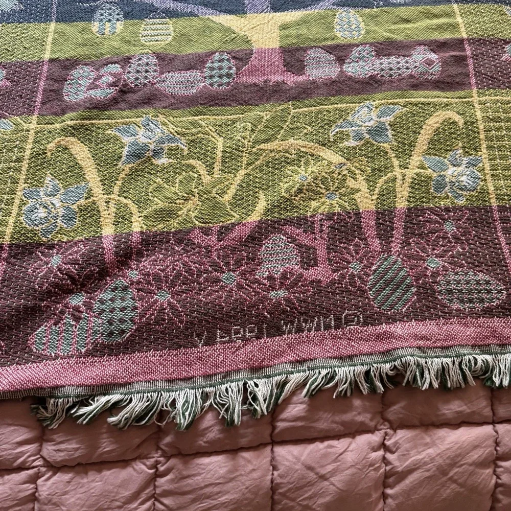 VTG 1994V MWW Bunny Rabbit Throw Blanket Tapestry 69x46 Easter Spring Tulip